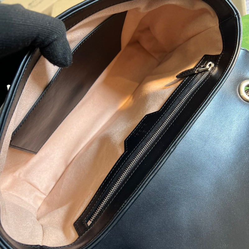 Side profile of premium modern women's handbag – women's designer-style accessory