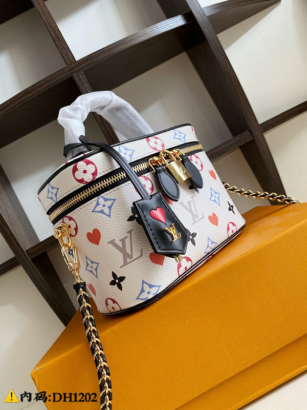 Side profile of classic structured women's handbag – women's everyday handbag