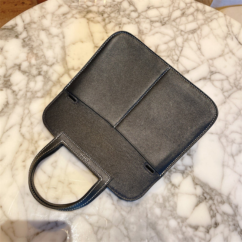 Crisp handbag styled for everyday wear