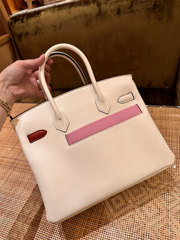  Signature tote bag carried on shoulder 10
