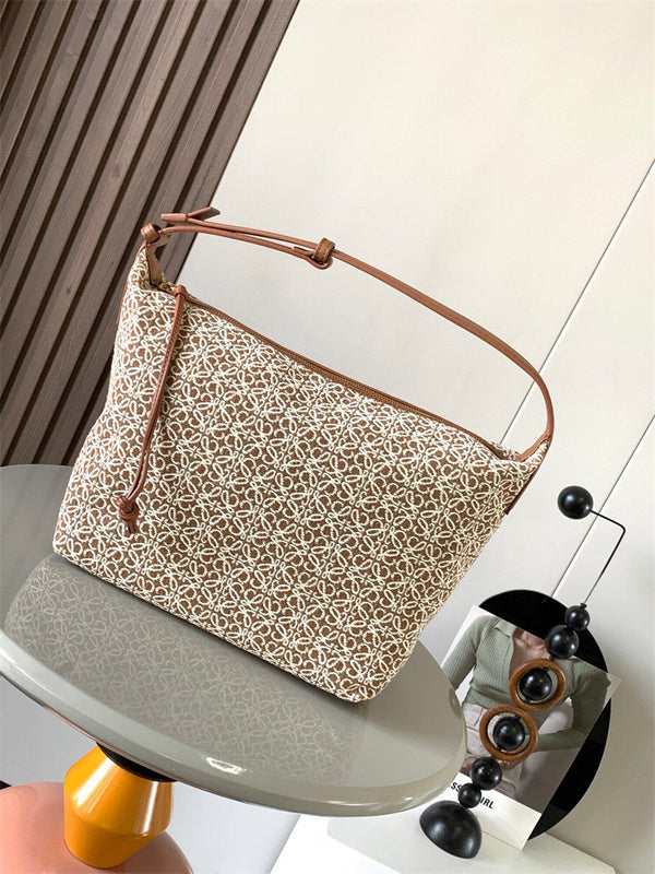 Ziva's Charm handbag – lifestyle view (21cm*17cm*13cm)