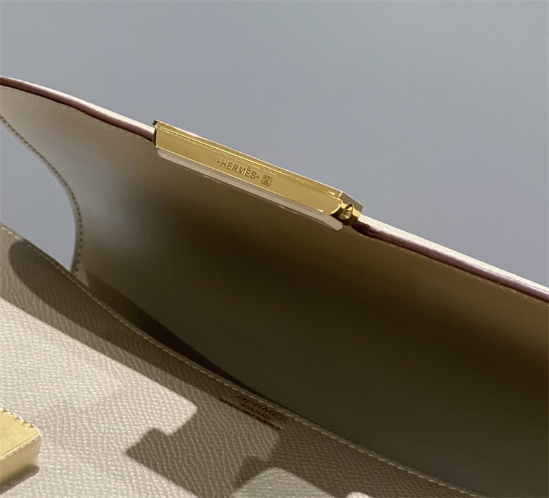 Close-up detail of streamlined bag design
