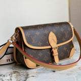  handbag interior and compartment view