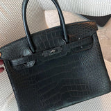  structured bag interior and compartment view