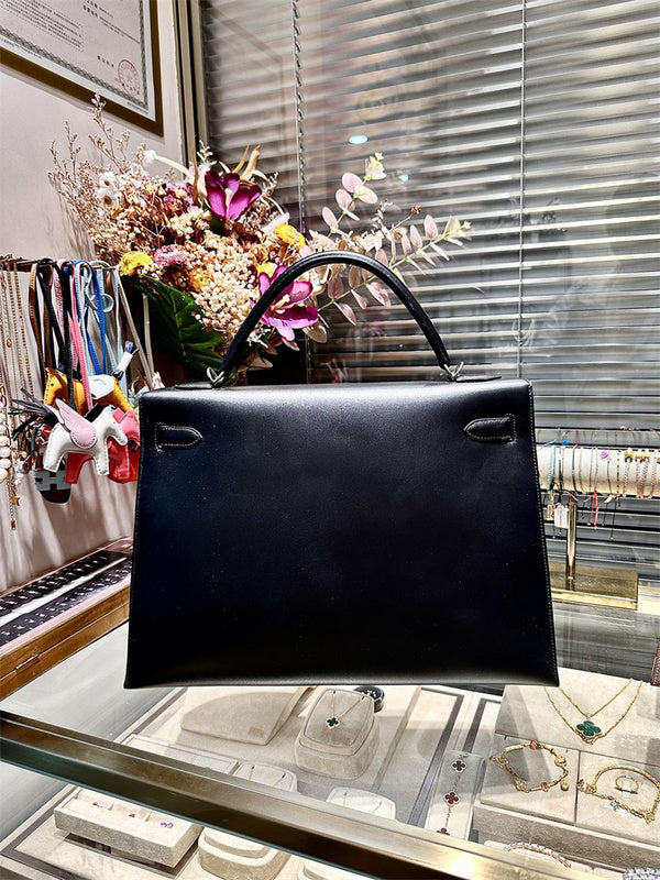  understated shoulder bag detail view showing craftsmanship 8