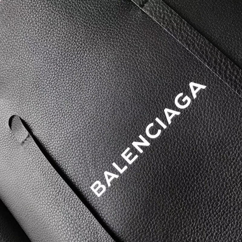 Classic Faux Leather Handbag - Refined Silhouette | Women's Luxury Handbag #958 - hardware and detail close-up (image 5) of designer-inspired handbag