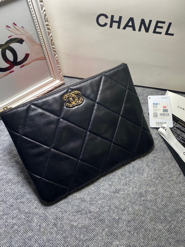  spacious purse view 4