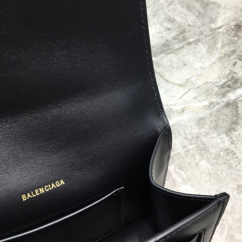 Statement Vegan Leather Handbag - Sleek Minimalist Lines | Women's Everyday Carry Handbag #854 - texture close-up (image 9) of designer-inspired handbag