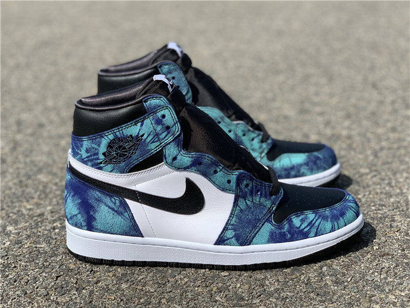 Nike Men's & Women's Designer Low-Top Shoes — Style 017 interior view