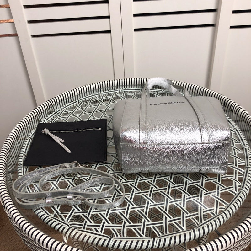 Back view of statement modern women's handbag – women's everyday handbag