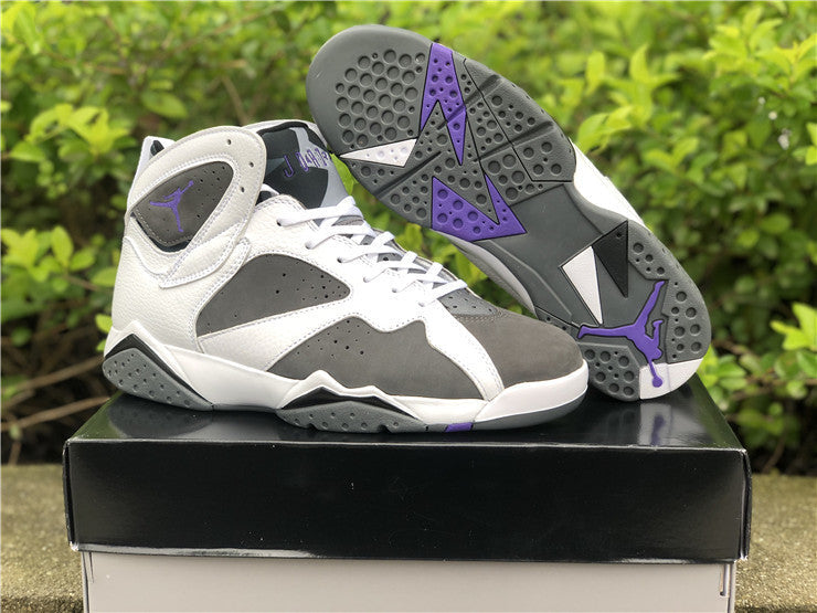 Nike Men's & Women's Premium Low-Top Trainers — Style 181 front view