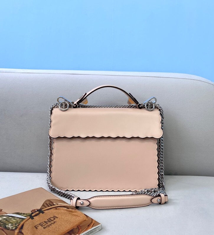 Ziva's Charm handbag – close-up view (Standard Size)