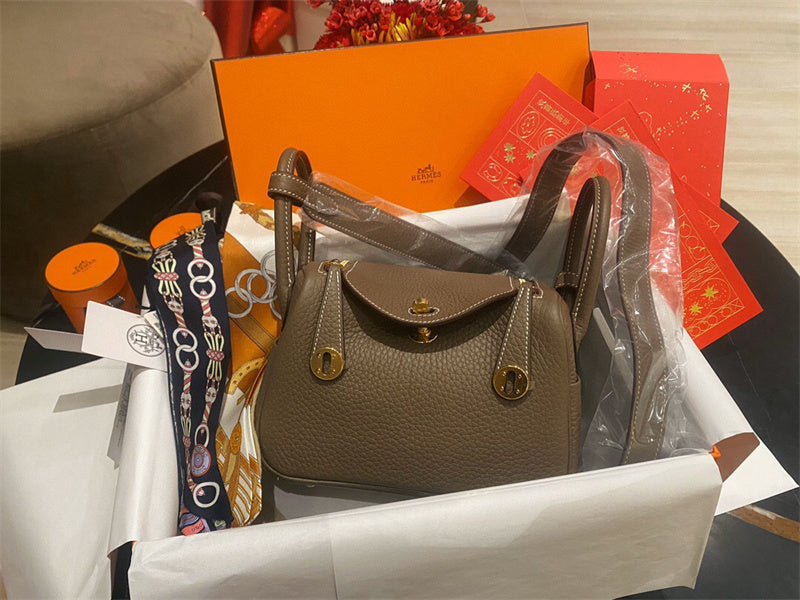 Sculpted handbag styled for everyday wear