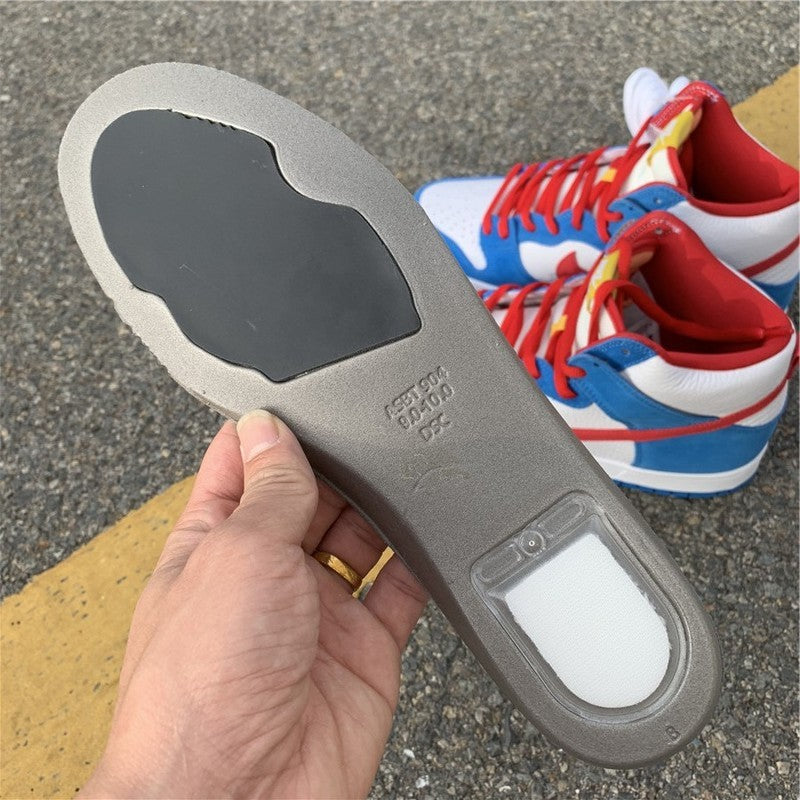 Nike Men's & Women's Premium Low-Top Trainers — Style 205 interior view