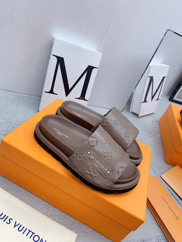 Louis Vuitton shoes Style 385 - logo and branding close-up