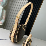  Sophisticated tote bag carried on shoulder