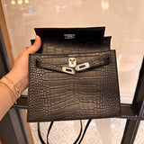  effortless shopper bag styled with outfit