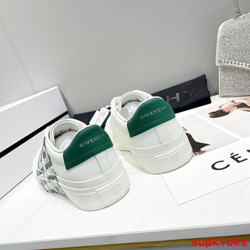 Givenchy shoes Style 049 - packaging and accessories