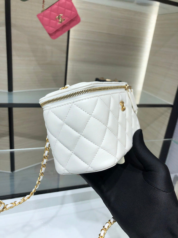  women's handbag, compact design, view 2