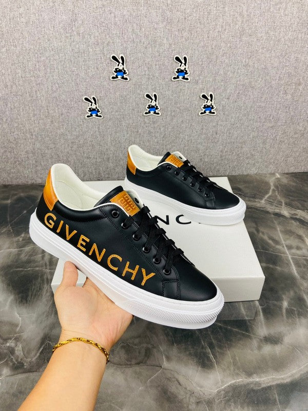 Givenchy shoes Style 127 - logo and branding close-up