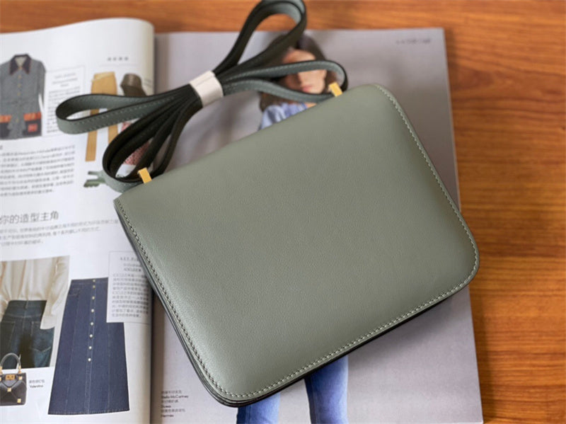  carryall bag interior and compartment view