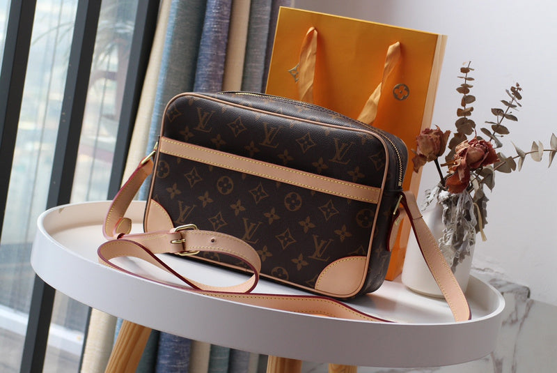 Side profile of modern sleek women's handbag – women's premium purse