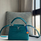  crossbody bag interior and compartment view