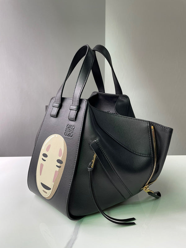 Ziva's Charm handbag – back view (13.5cm*25cm*30cm)