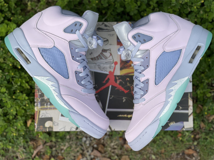 Nike Men's & Women's Luxury Lifestyle Trainers — Style 243 angle view