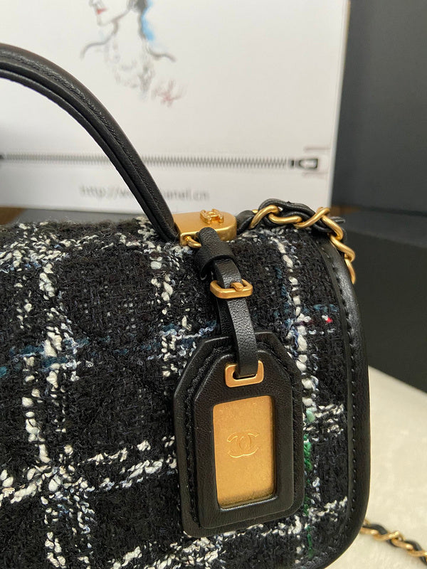 Zivas Charm Chic Craftsmanship Designer Handbag (Effortless Style Upgrade) – Full Silhouette