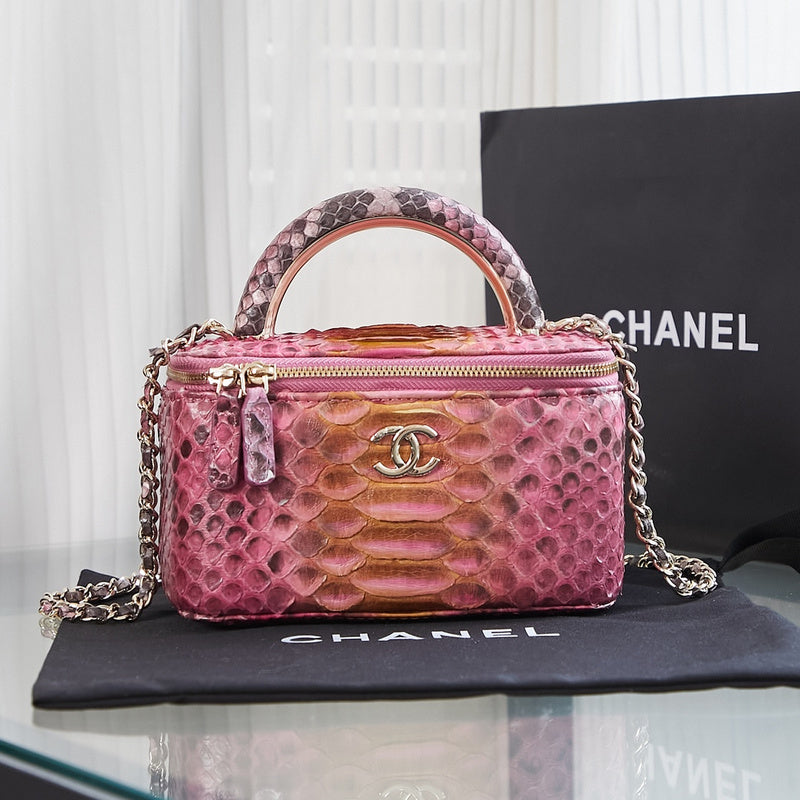 Ziva's Charm handbag – lifestyle view (one versatile size)