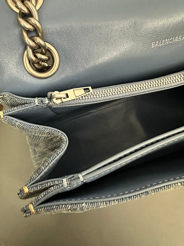 Zivas Charm Understated Luxury Fashion Handbag (Elevated Accessory Essential) – Side Profile