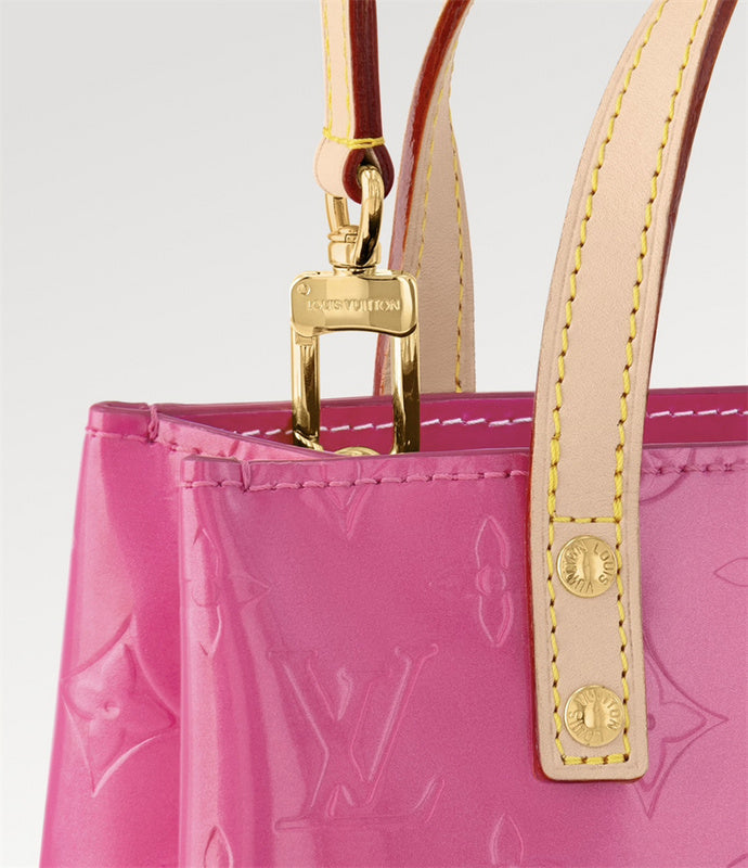  Everyday carryall bag carried on shoulder 22