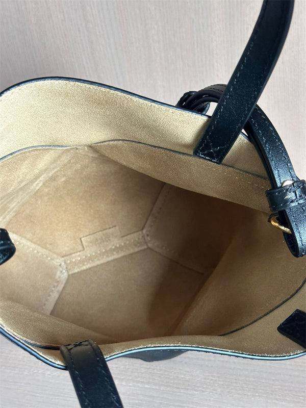 Ziva's Charm handbag – product shot (16.5cm*9.5cm*20cm)