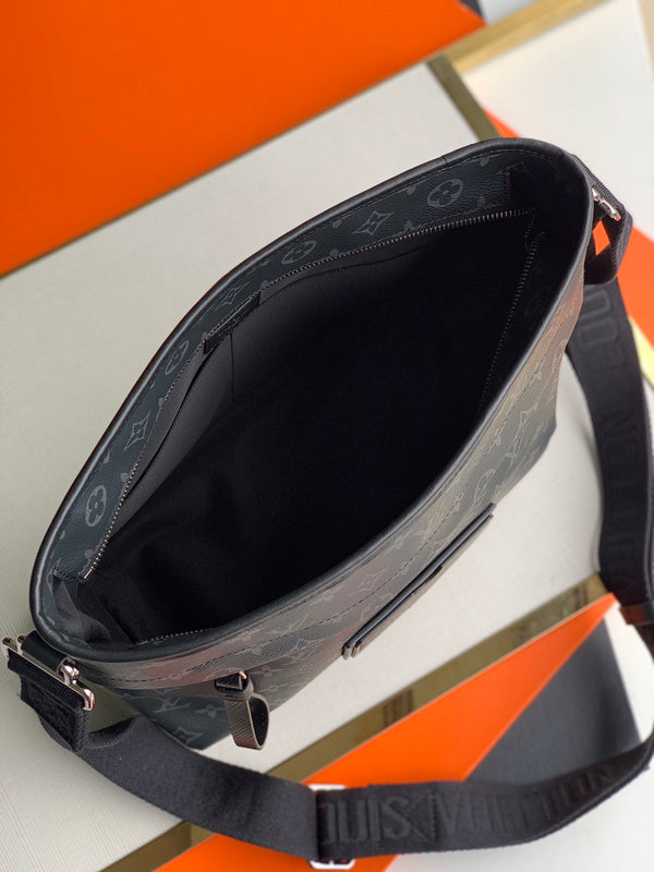 Back view of everyday-luxe signature women's handbag – women's statement bag