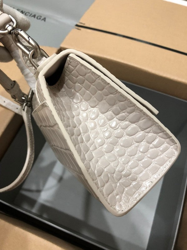 Zivas Charm Timeless Appeal Statement Handbag (Modern Wardrobe Staple) – Full Silhouette