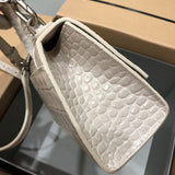 Zivas Charm Timeless Appeal Statement Handbag (Modern Wardrobe Staple) – Full Silhouette