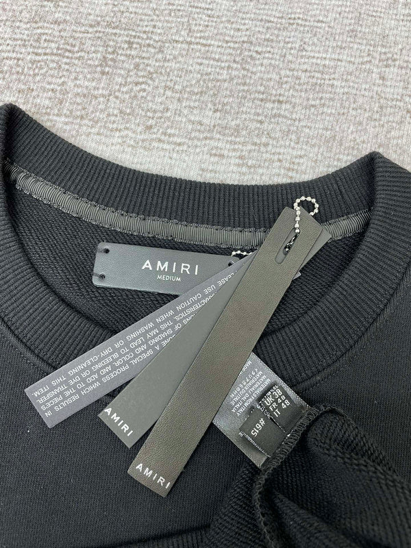 Full silhouette view of Amiri luxury piece style No.068