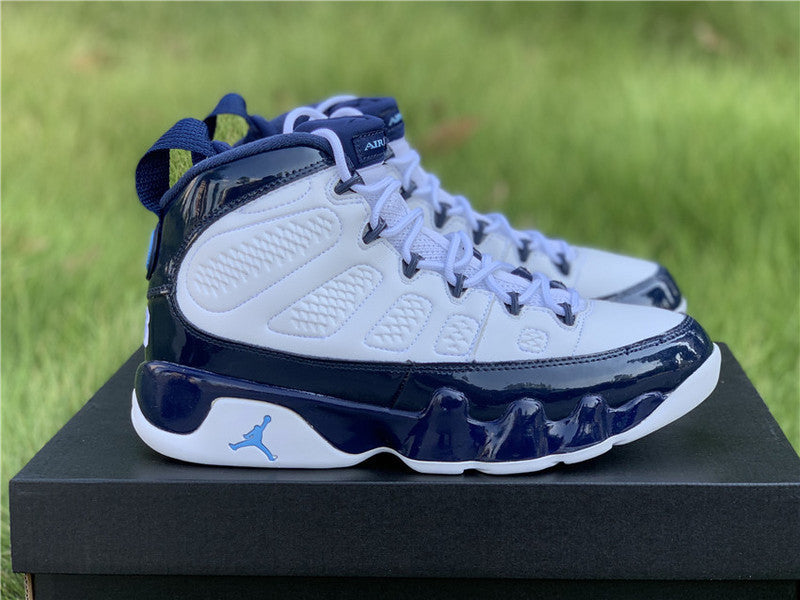 Nike Men's & Women's Luxury Lifestyle Trainers — Style 147 back view