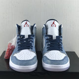 Nike classic monochrome luxury sneakers view 5 retro runner design