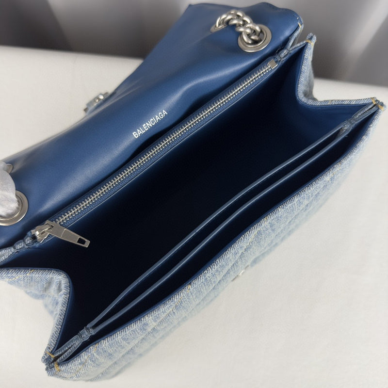 Zivas Charm Contemporary Flair Fashion Handbag (Elevated Accessory Essential) – Detail View