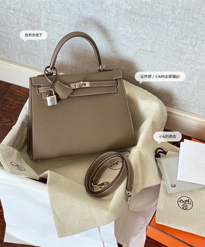  Streamlined everyday bag front view 7
