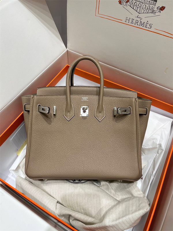 Refined handbag styled for everyday wear