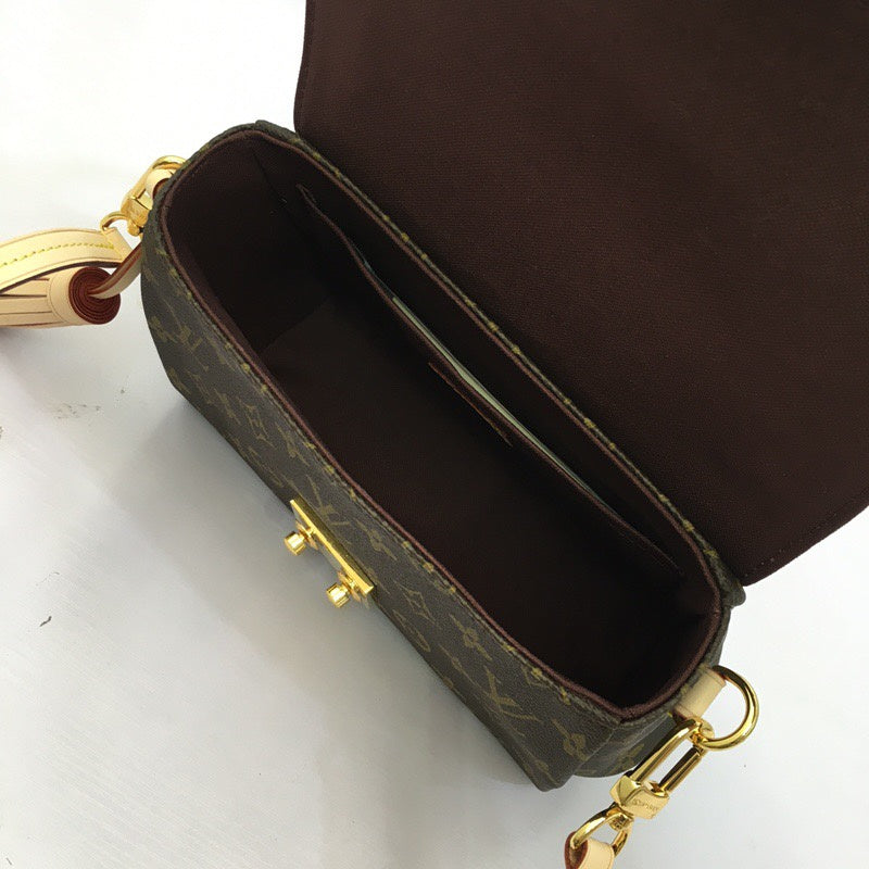 Front view of structured refined women's handbag – women's premium purse