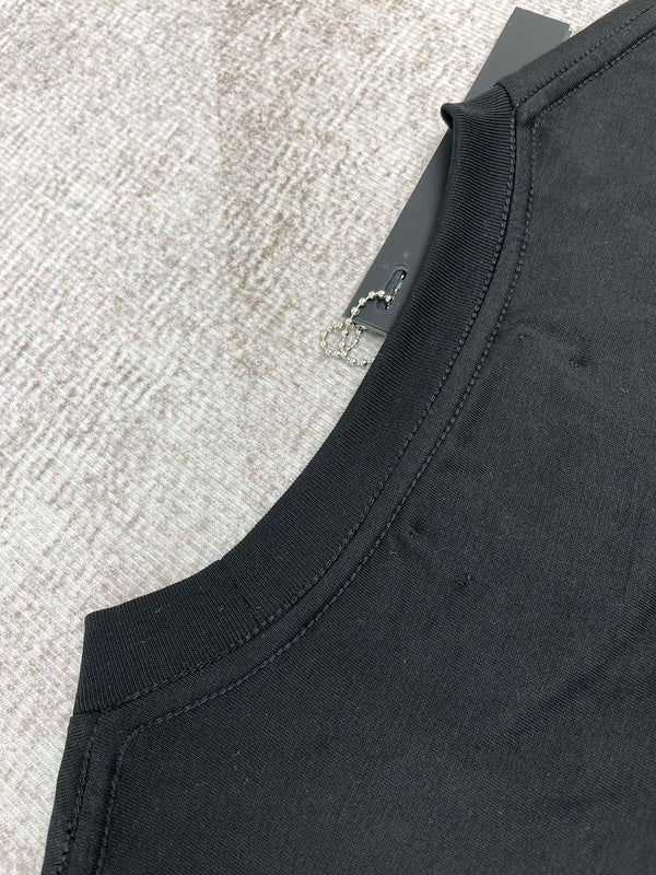 Front view of Amiri luxury piece style No.141