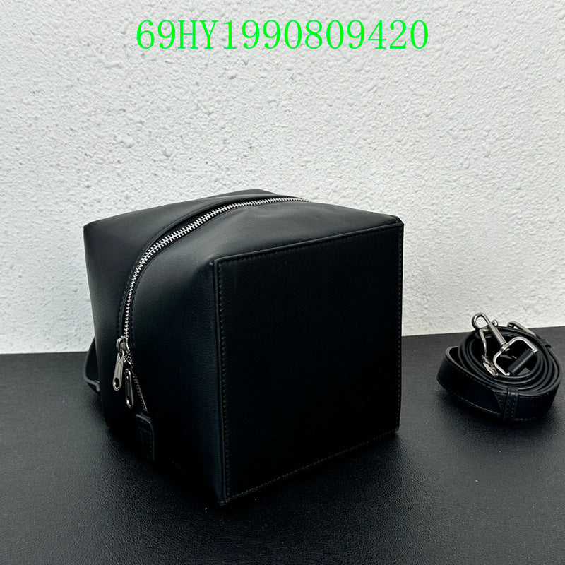Ziva's Charm handbag – interior view (one versatile size)