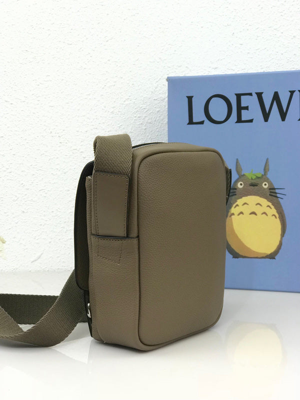 Ziva's Charm handbag – full view (18cm*14cm*4.5cm)
