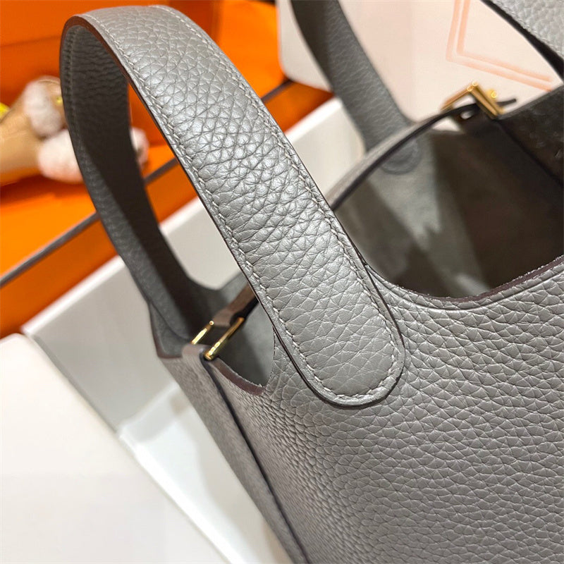  graceful everyday bag styled with outfit 30