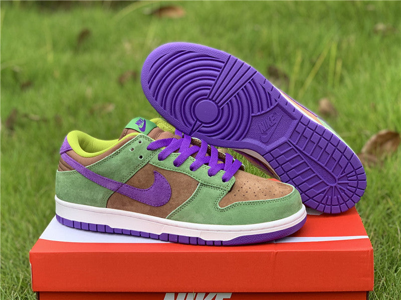 Nike Men's & Women's Designer Low-Top Shoes — Style 053 detail view