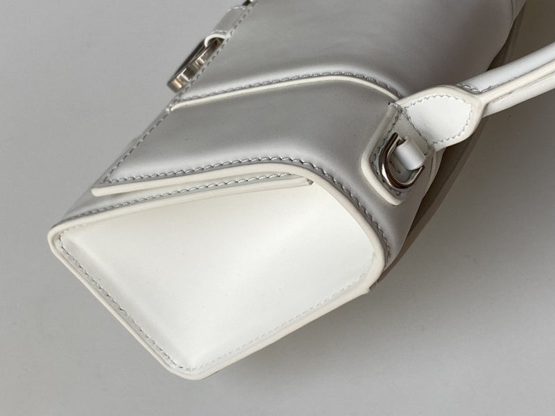 Zivas Charm Elevated Essentials Premium Handbag (Premium Everyday Carry) – Close-Up Detail